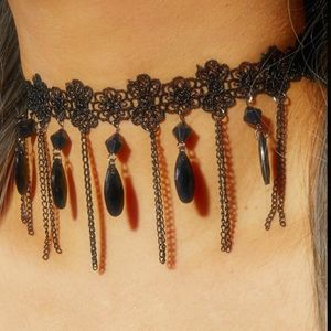 Black lace choker